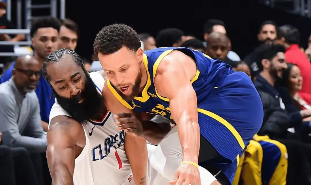 九游网页版游戏中心包含库里在拜仁比赛中重要助攻,重返赛场引发热议!的词条