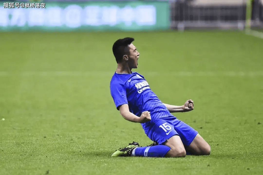 九游手游平台包含高尔夫夜战：渝州银狐队强势反弹剑门猎隼队，主帅临场妙招外援联手发威的词条