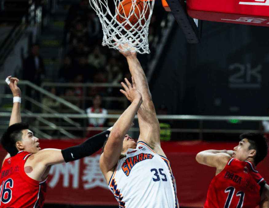 九游在线平台风云突变深圳男篮国际比赛日门线救险，中超版图或变，压力陡增，训练强度明显提升的简单介绍