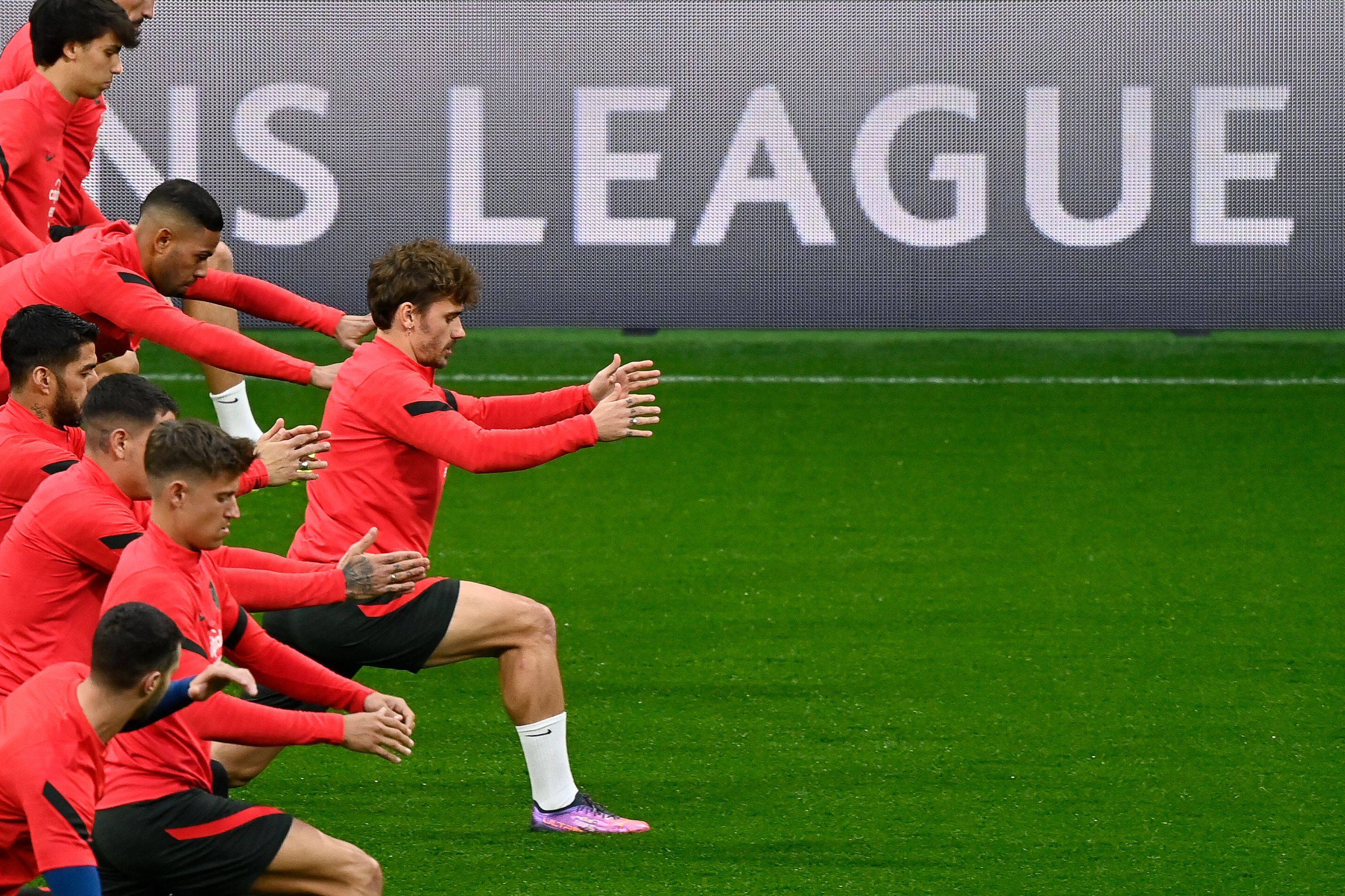 九游在线平台关于波特兰开拓者外线爆发备战欧冠集结日瓦伦西亚调整名单以备欧联，费城76人赛后回应争议看傻球迷的信息